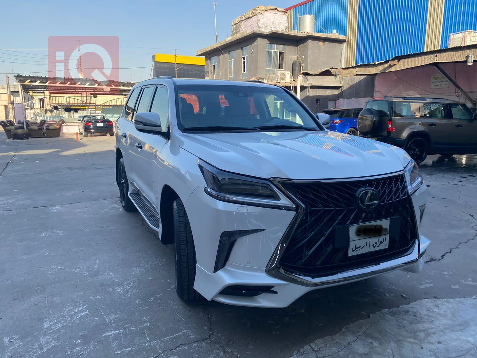 Lexus LX